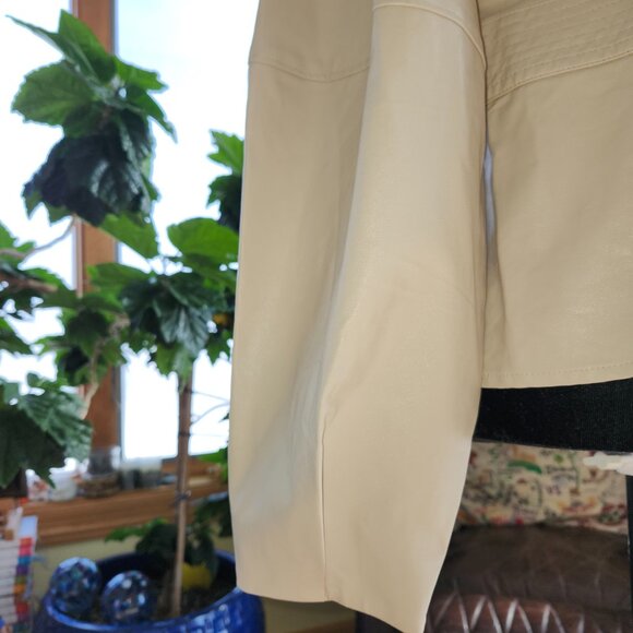 25110 EXPRESS Faux Vegan Leather Long Sleeved Top. Size Medium - Picture 6 of 12